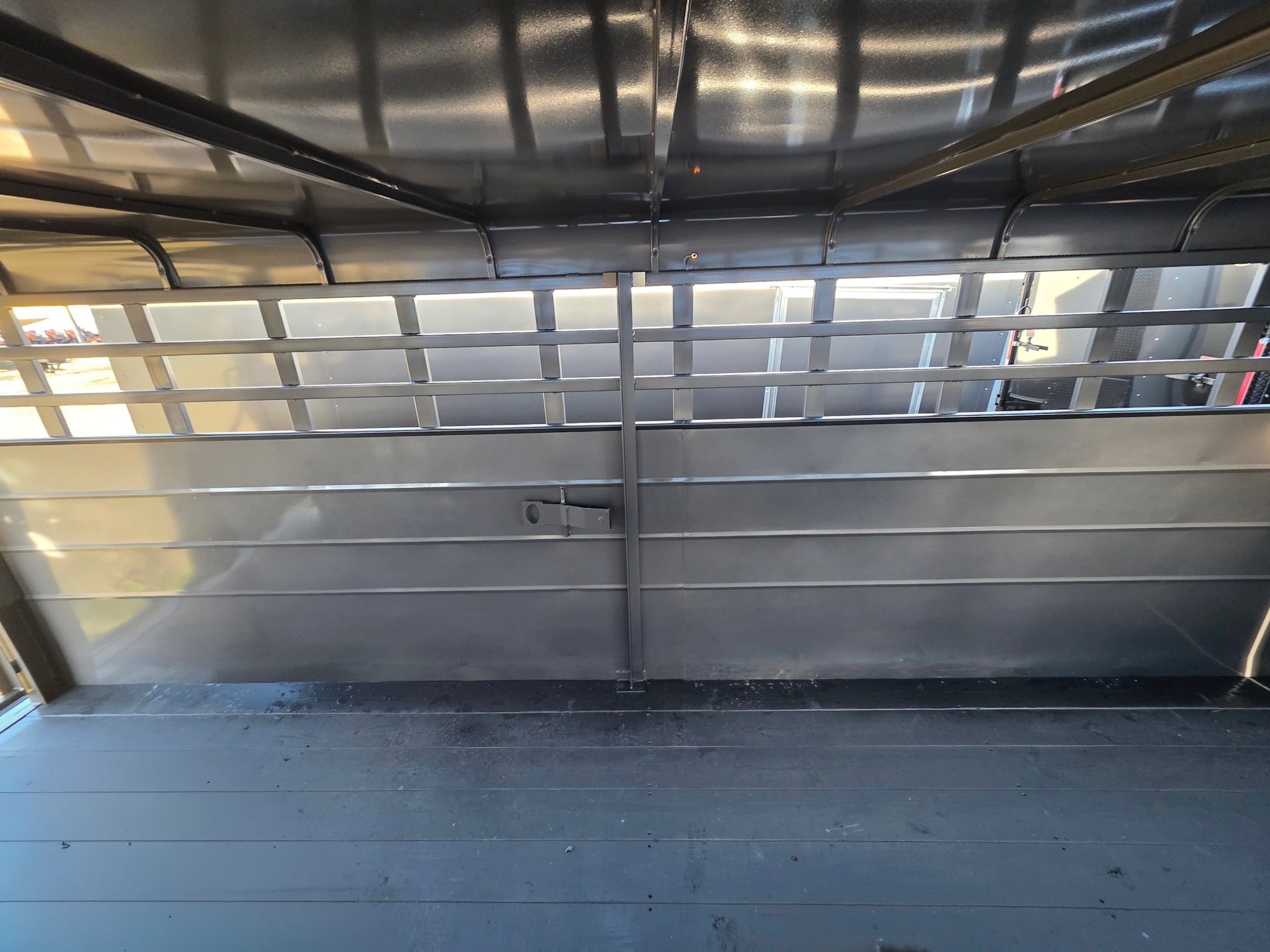 20ft Charcoal Gooseneck Livestock Cattle Trailer (2) 7K Axles 14K GVWR - Image 28