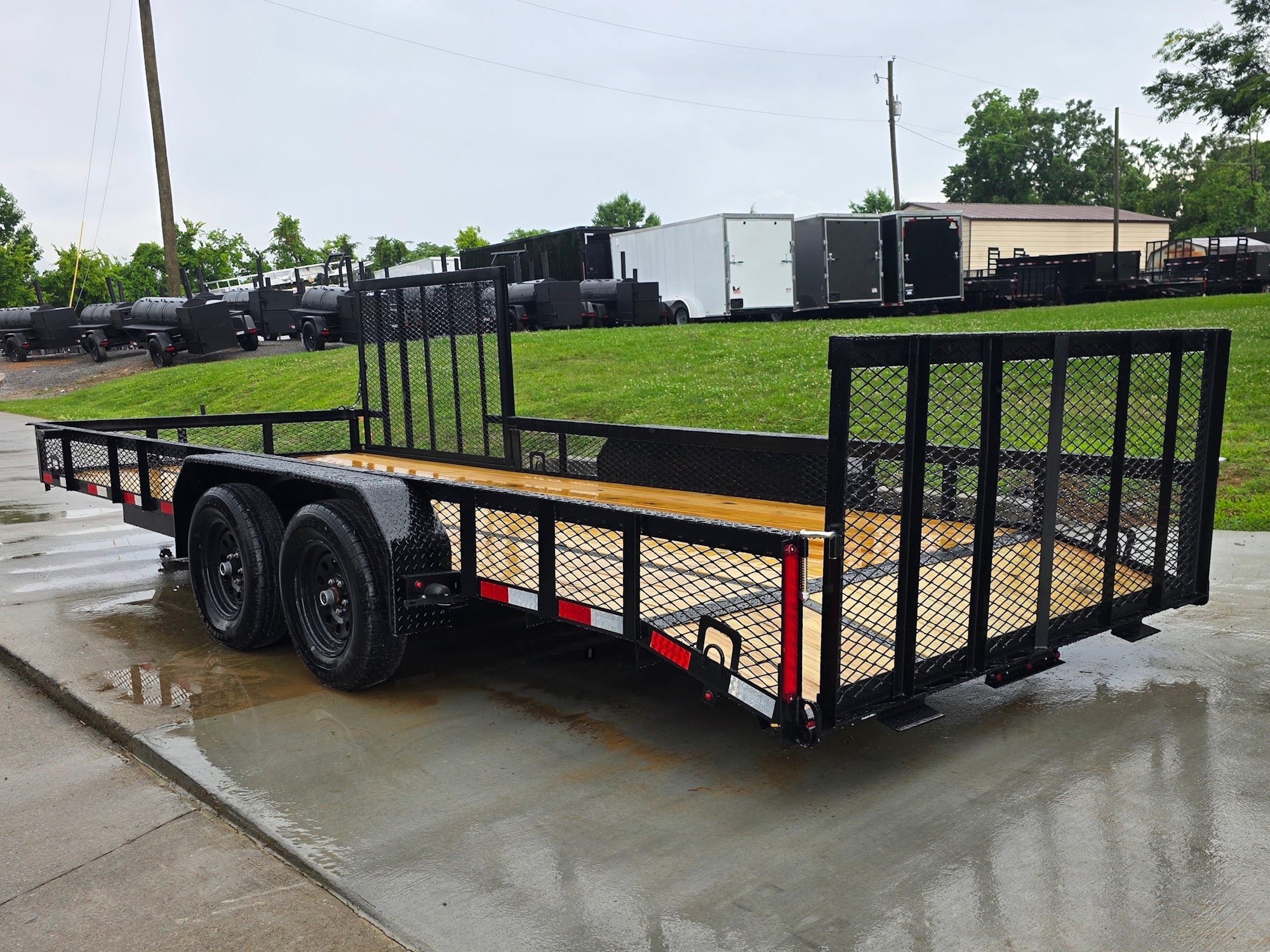 7x20 Dovetail Utility Trailer with 1ft Mesh Side Gate (2) 3,500lb Axles 7K GVWR - Image 3