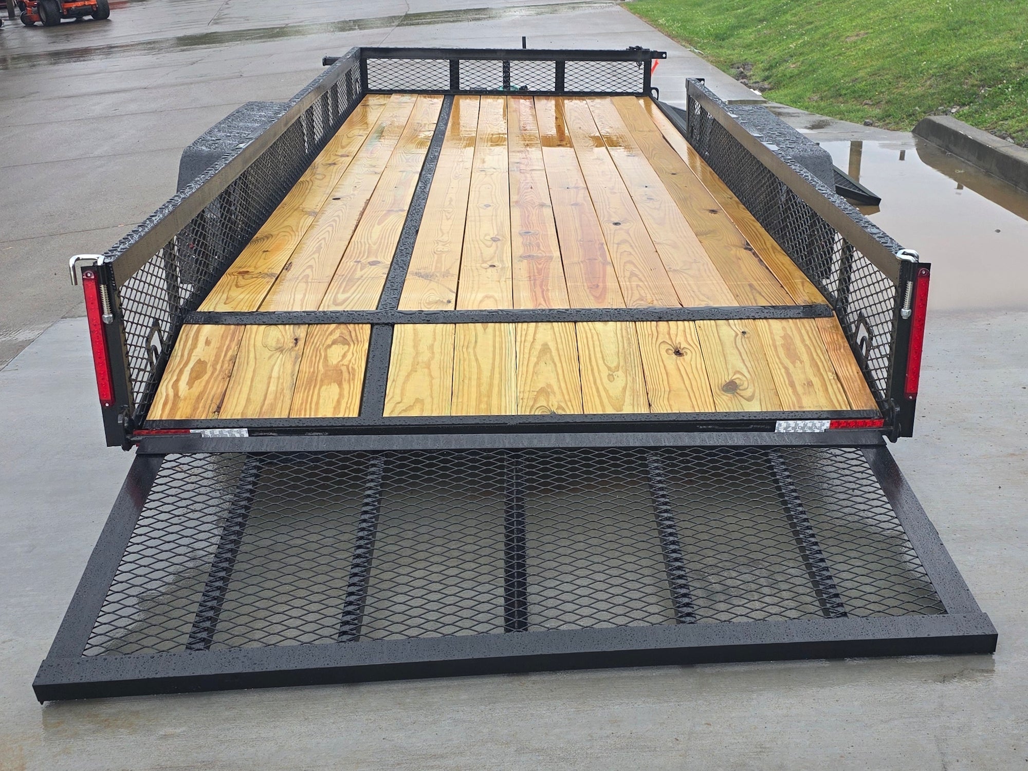 7x20 Dovetail Utility Trailer with 1ft Mesh Side Gate (2) 3,500lb Axles 7K GVWR - Image 12