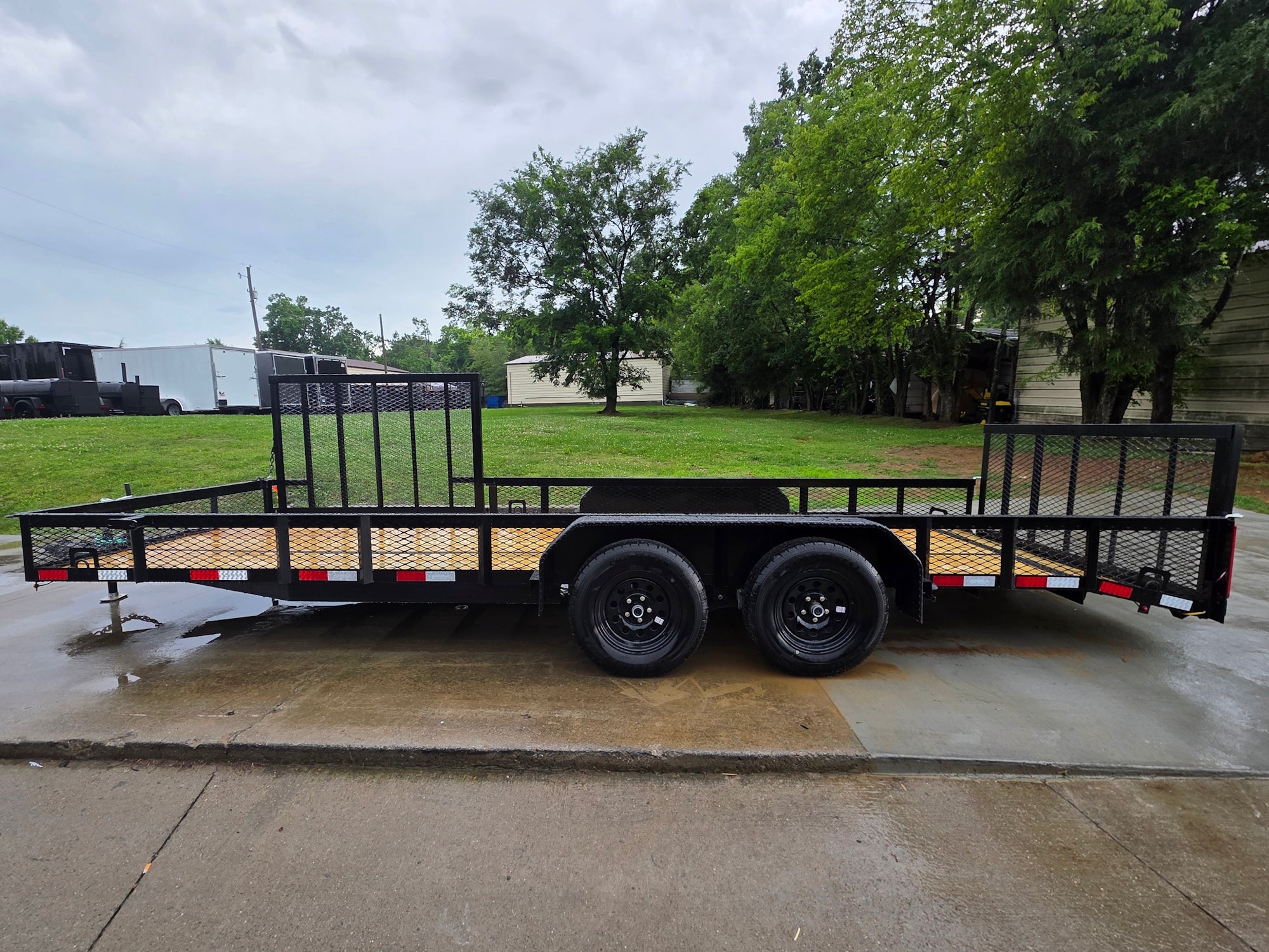7x20 Dovetail Utility Trailer with 1ft Mesh Side Gate (2) 3,500lb Axles 7K GVWR - Image 2