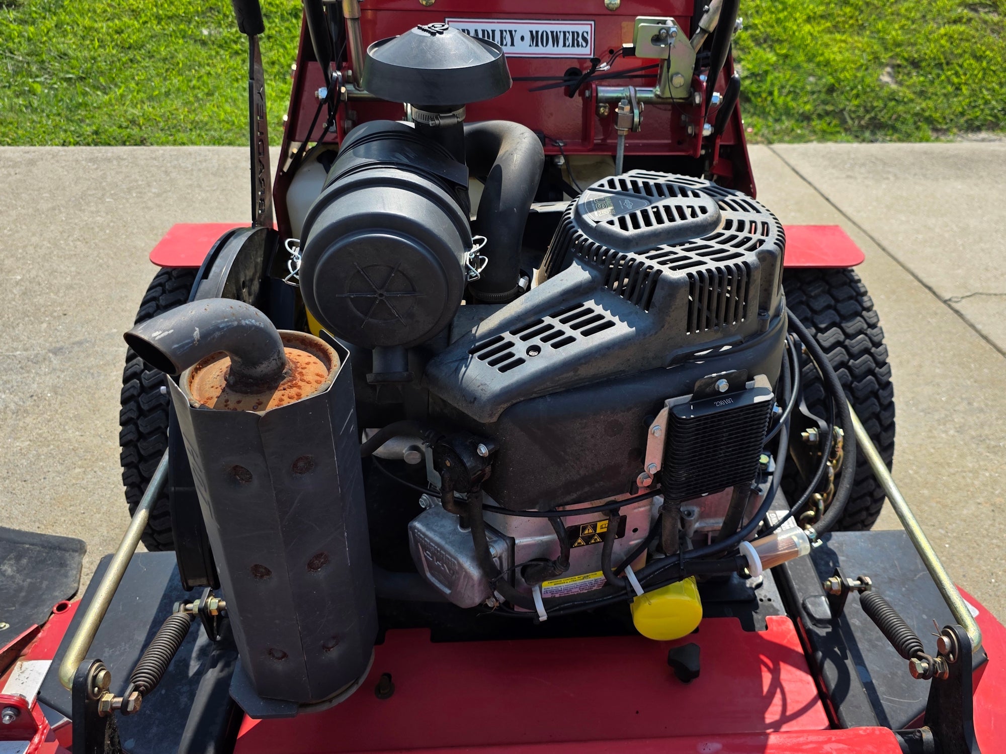 Used Bradley 52SC-BS26 52" Stand On Compact Zero Turn Mower (0569) - Image 13