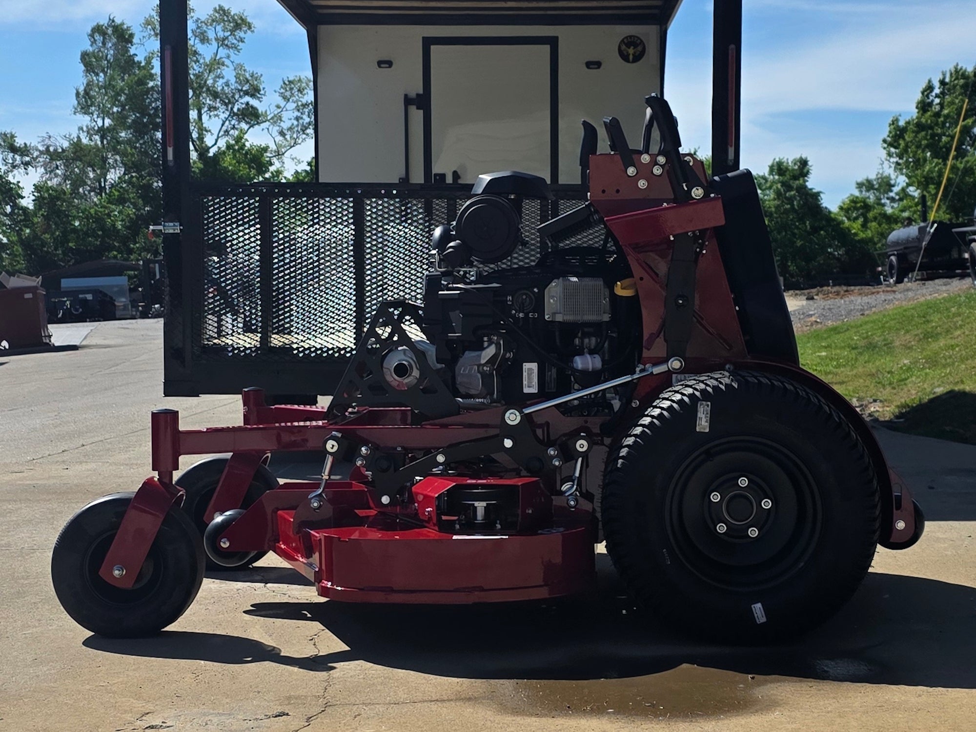 Ferris SRS Z2 5902235 Stand On 52" Zero Turn Mower 30.5HP KAW With Suspension - Image 3