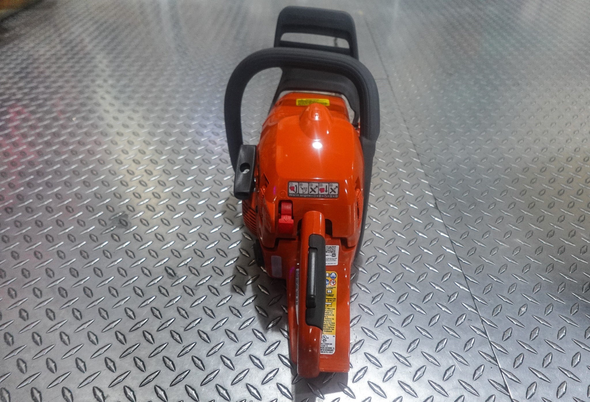Husqvarna 445 Gas Powered Chainsaw 18" Bar and Chain (Unboxed) - Image 6