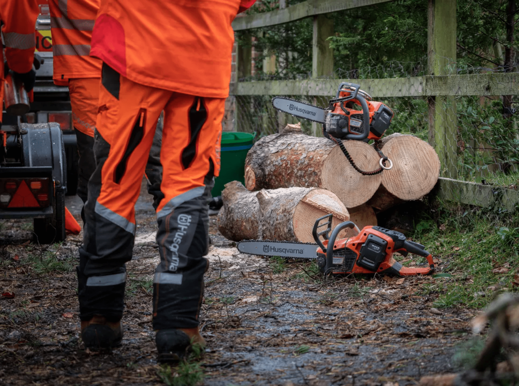 Husqvarna 540i XP Battery 14" Chainsaw (Includes BLi 300, QC 500) - Image 4