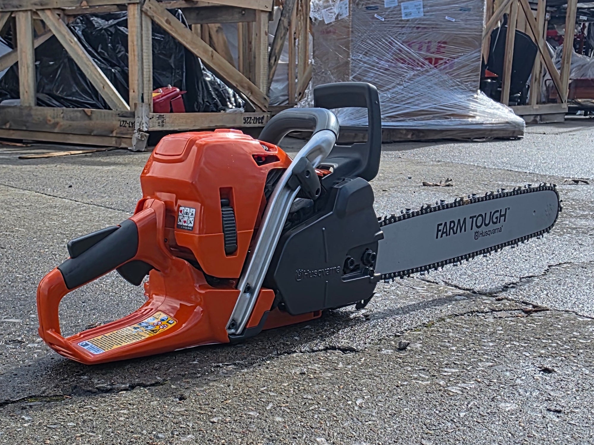Husqvarna 555 18" Chainsaw Professional .050 Gauge 59.8cc X-Torq AutoTune Engine (Unboxed) - Image 7