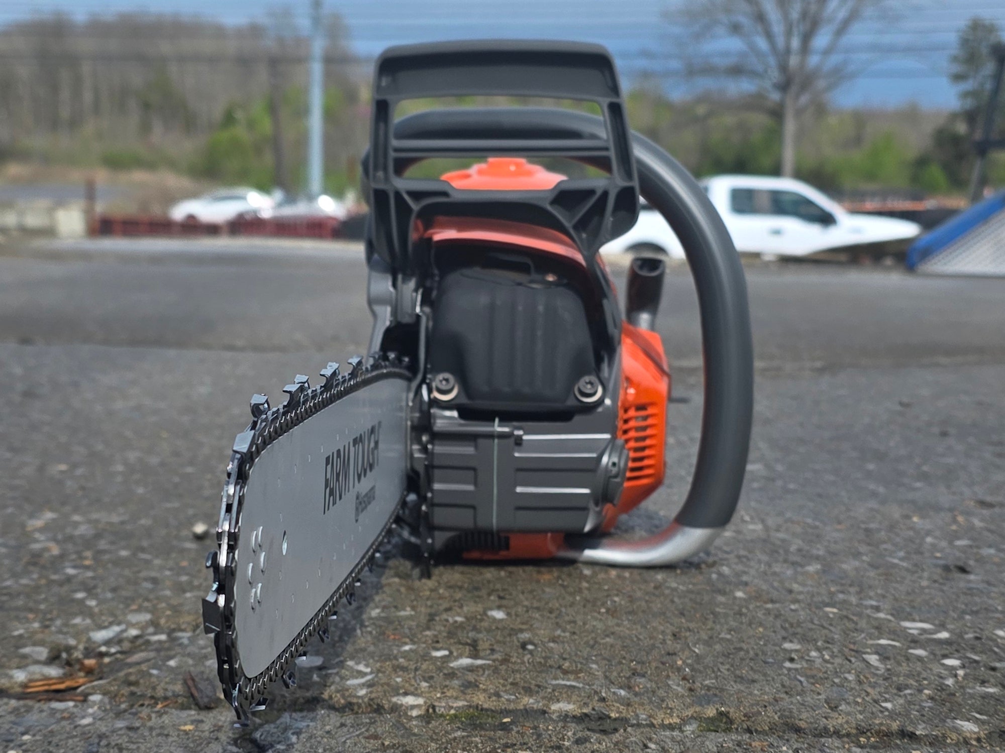 Husqvarna 555 18" Chainsaw Professional .050 Gauge 59.8cc X-Torq AutoTune Engine (Unboxed) - Image 2