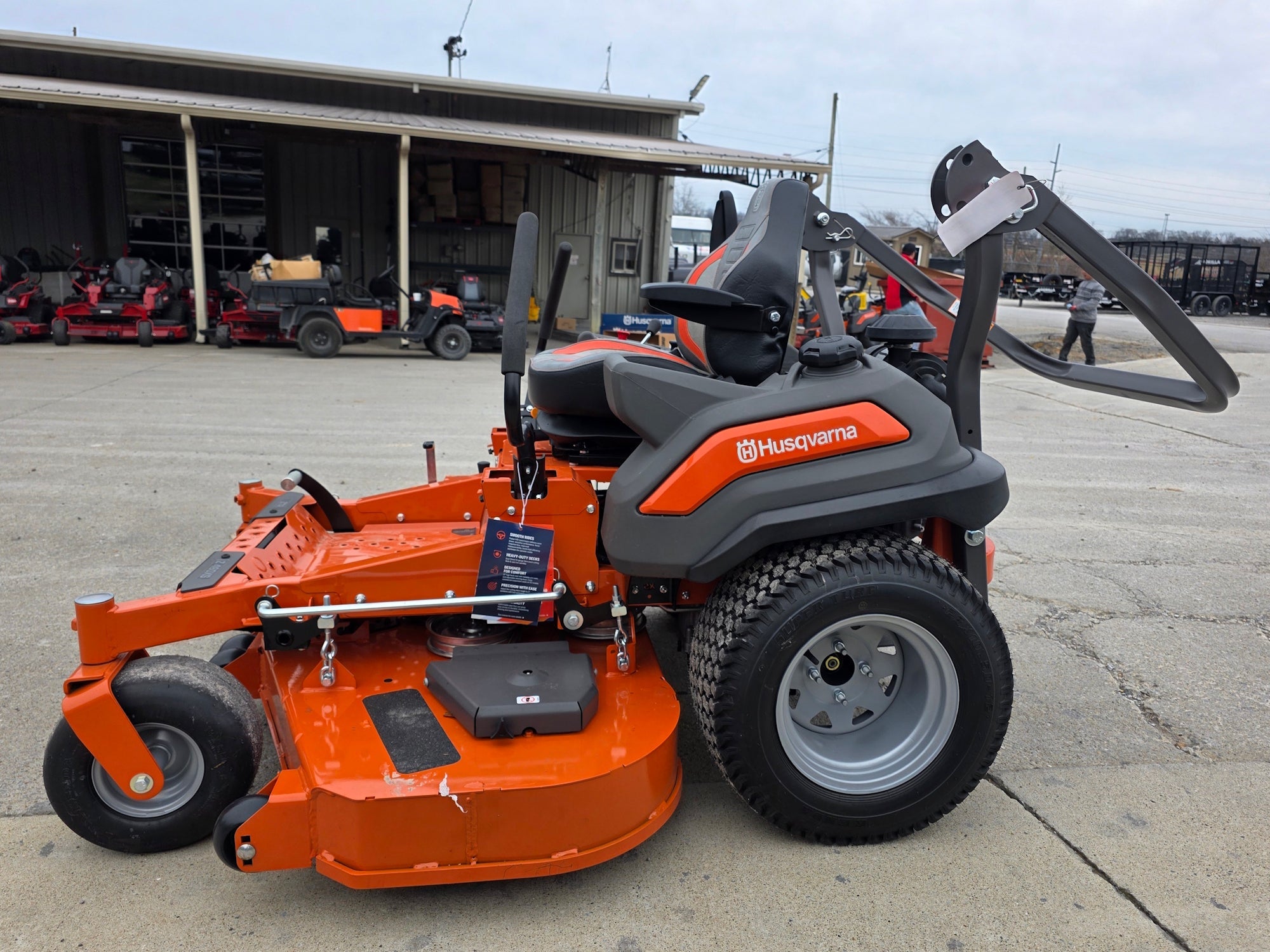 Husqvarna 60" Z460XS Commerical Zero Turn Mower 23.5HP KAW (Scratch and Dent) - Image 4